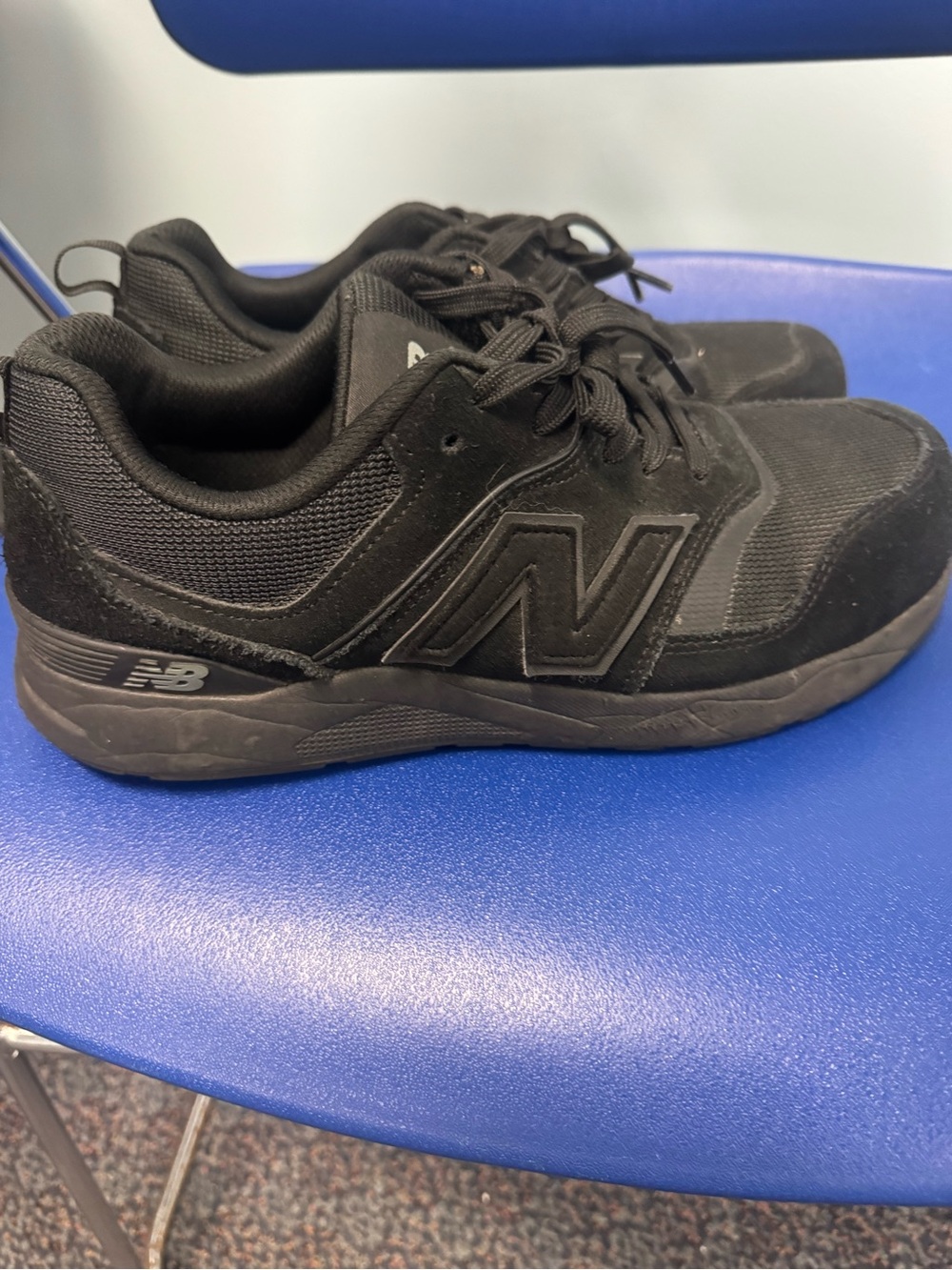 New Balance Men's Black Athletic Trainers